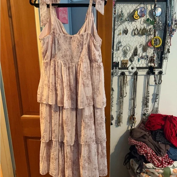 Torrid Light Pink Floral Tiered Midi Dress - Picture 2 of 3